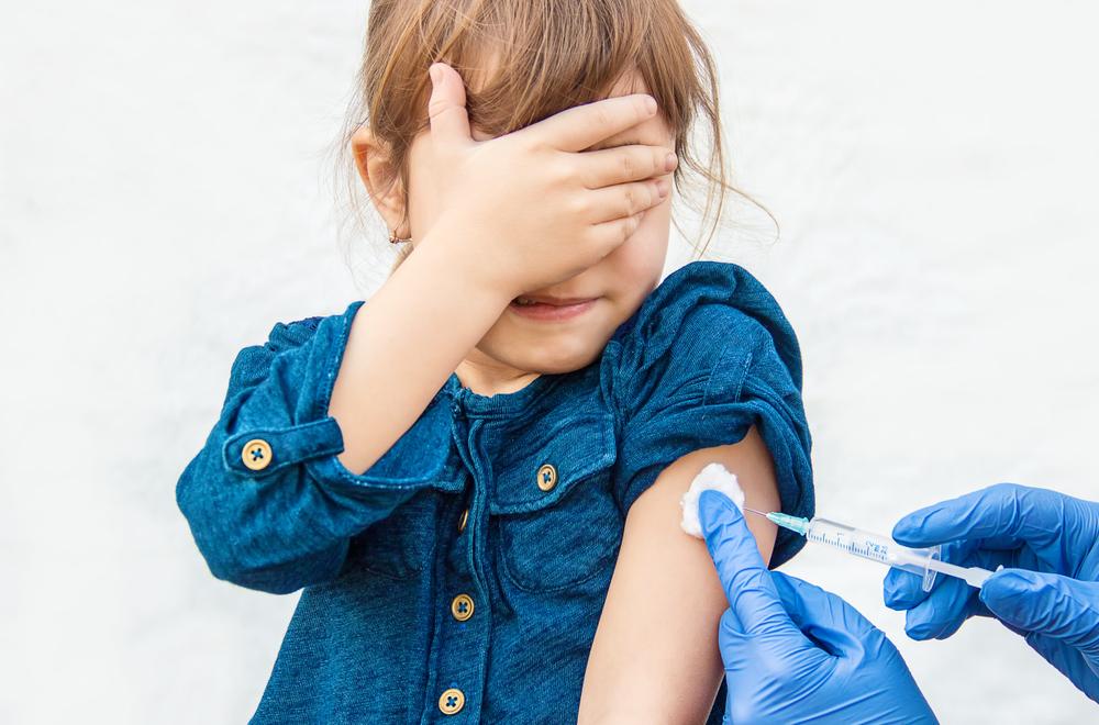 vacunas-7-consejos-para-ayudar-a-los-ninos-a-manejar-el-dolor-de-las-inyecciones-large-sB2lcXyRi3