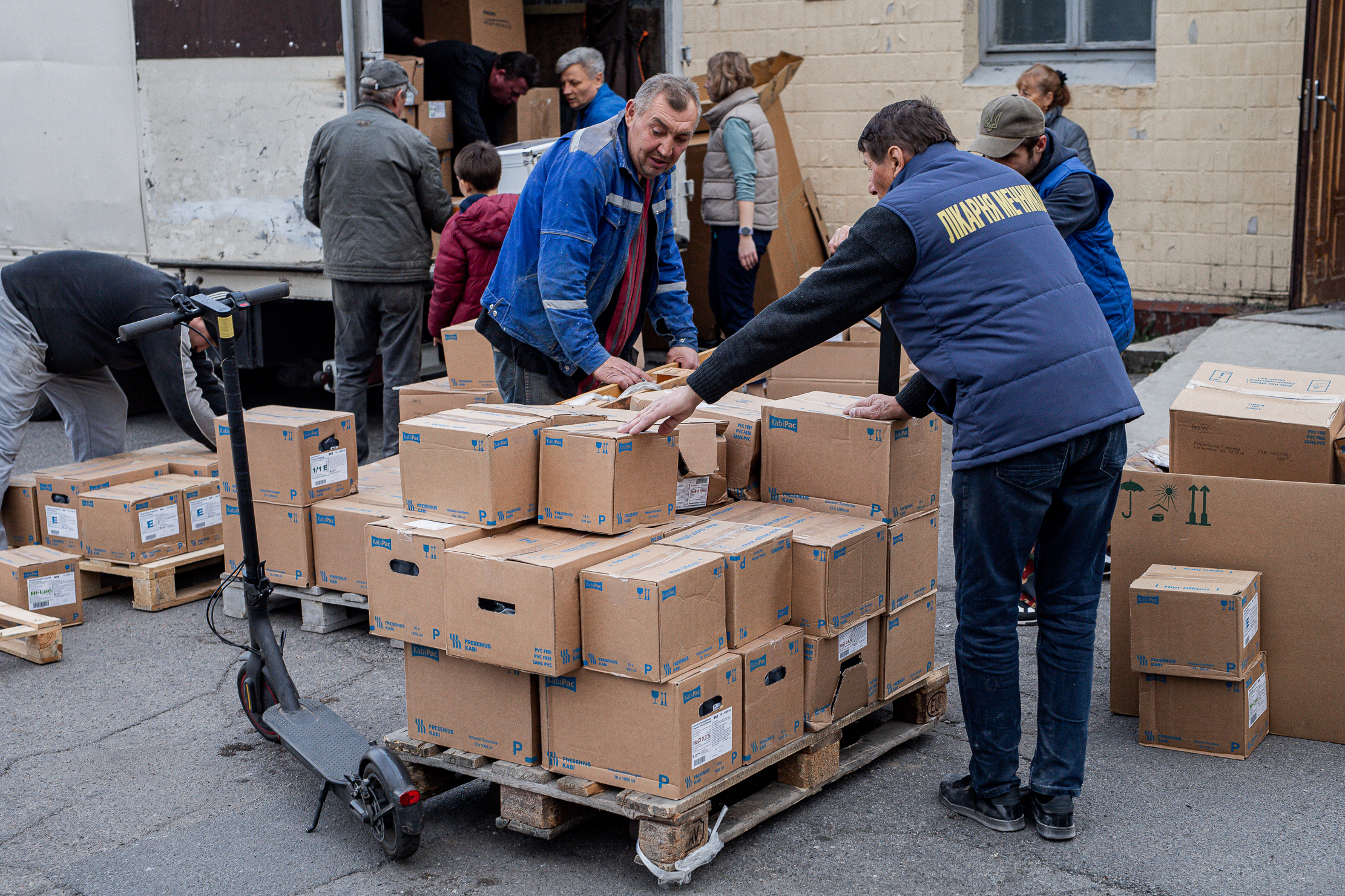 5 тонн гуманітарної допомоги для однієї з лікарень Дніпропетровської області — медики отримали якісне німецьке обладнання