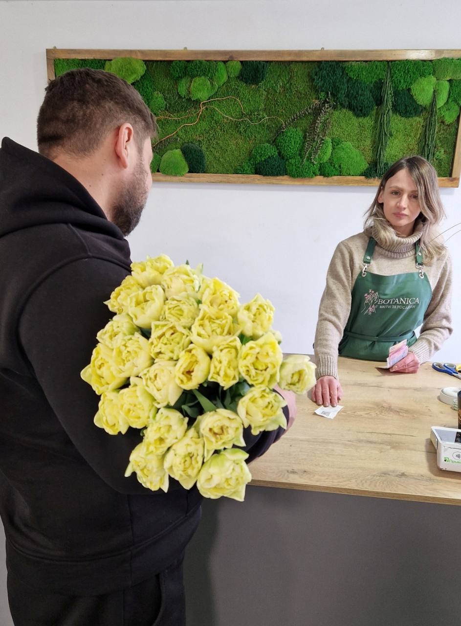 Женщина из Каменского района развивает цветочный бизнес с помощью государственных грантов