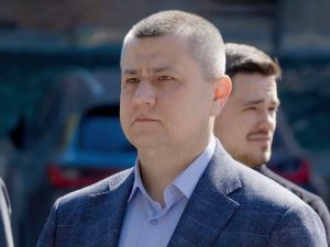 photo_5294199765812243713_y