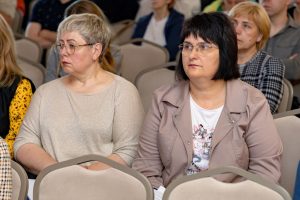 photo_5316853545045193091_y