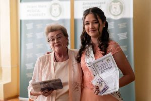 photo_5318894586518697386_y