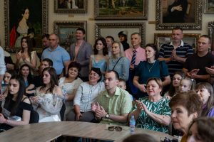 photo_5319279522962600882_y