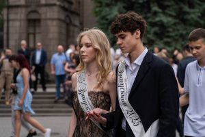 photo_5319279522962600887_y