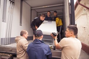 photo_5325957990949449394_y