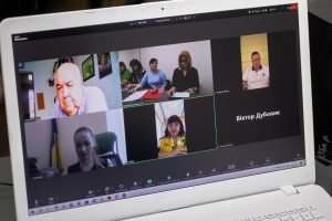 photo_5395735721857380982_y