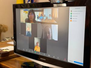 photo_5289719861519455598_y