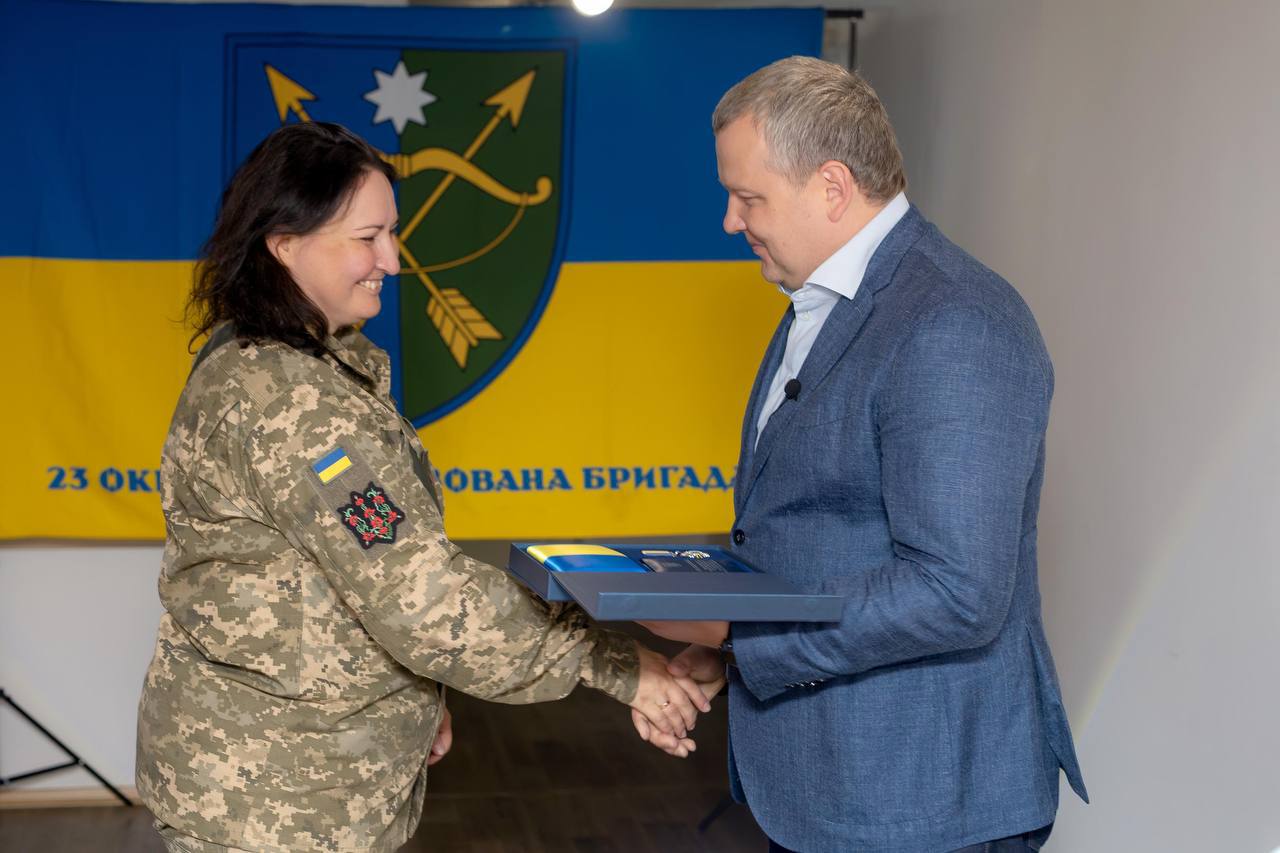 photo_5397656435527122193_y