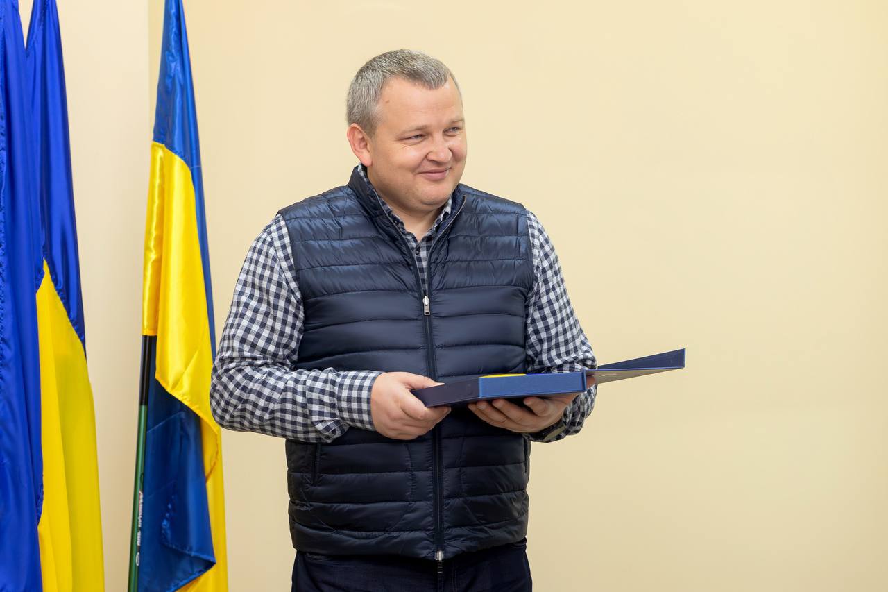 photo_5397656435527122198_y