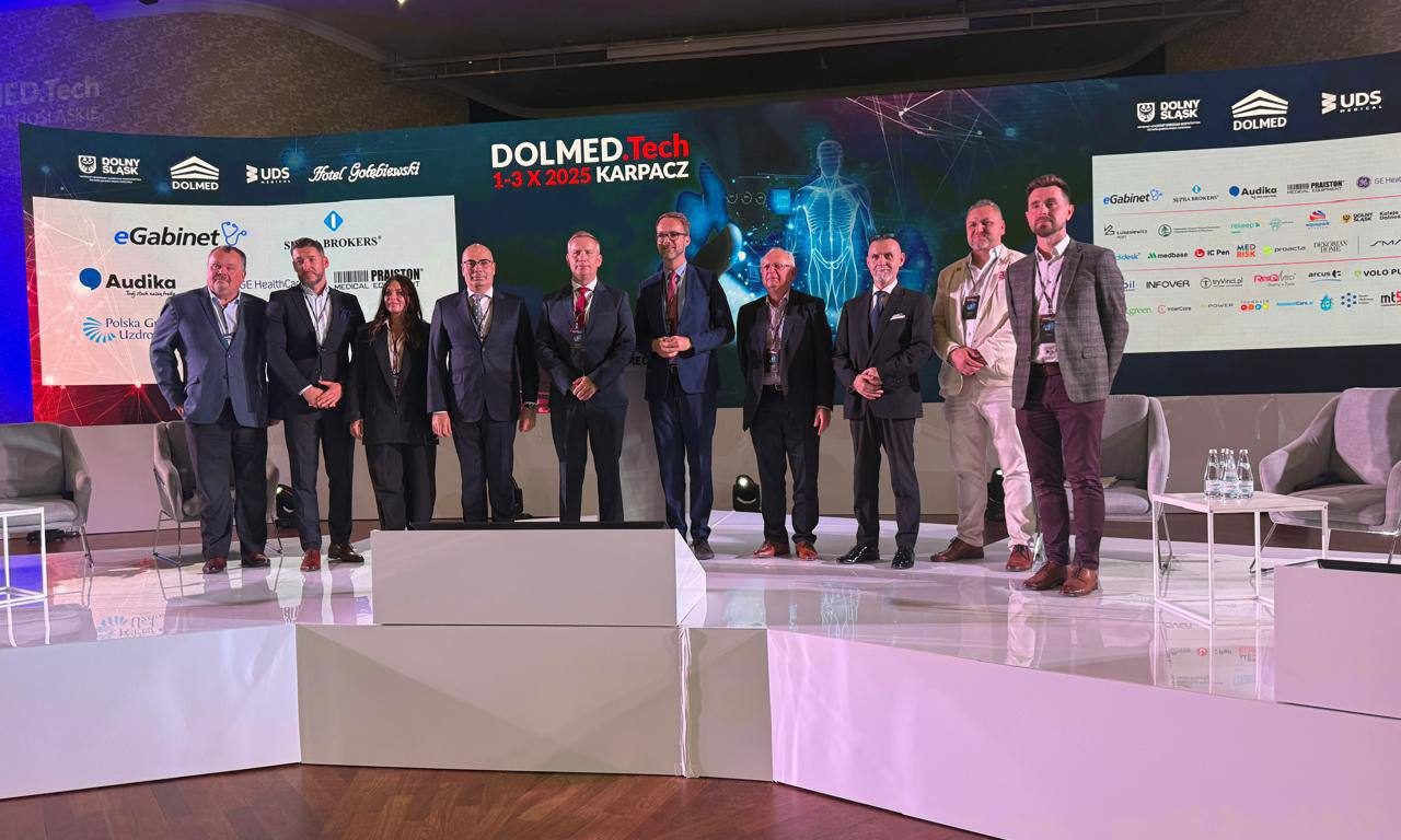 photo_5413425815976279940_y