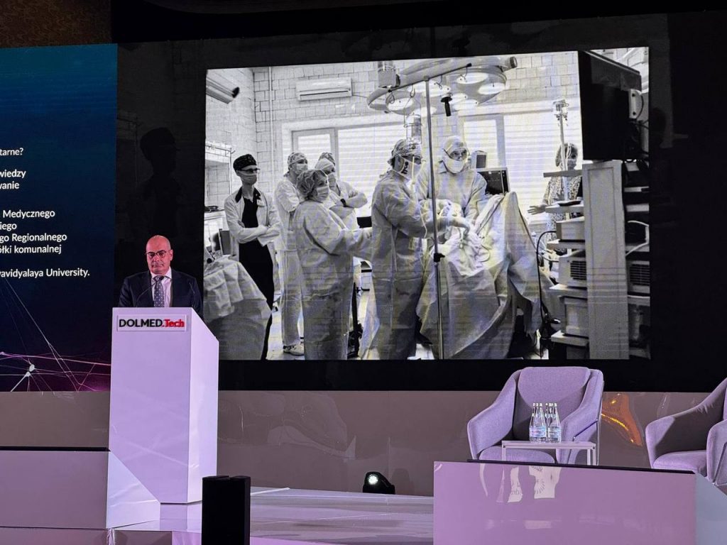 photo_5413425815976279941_y