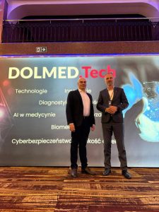 photo_5413425815976279942_y