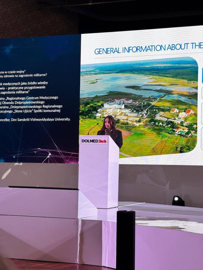 photo_5413425815976279944_y