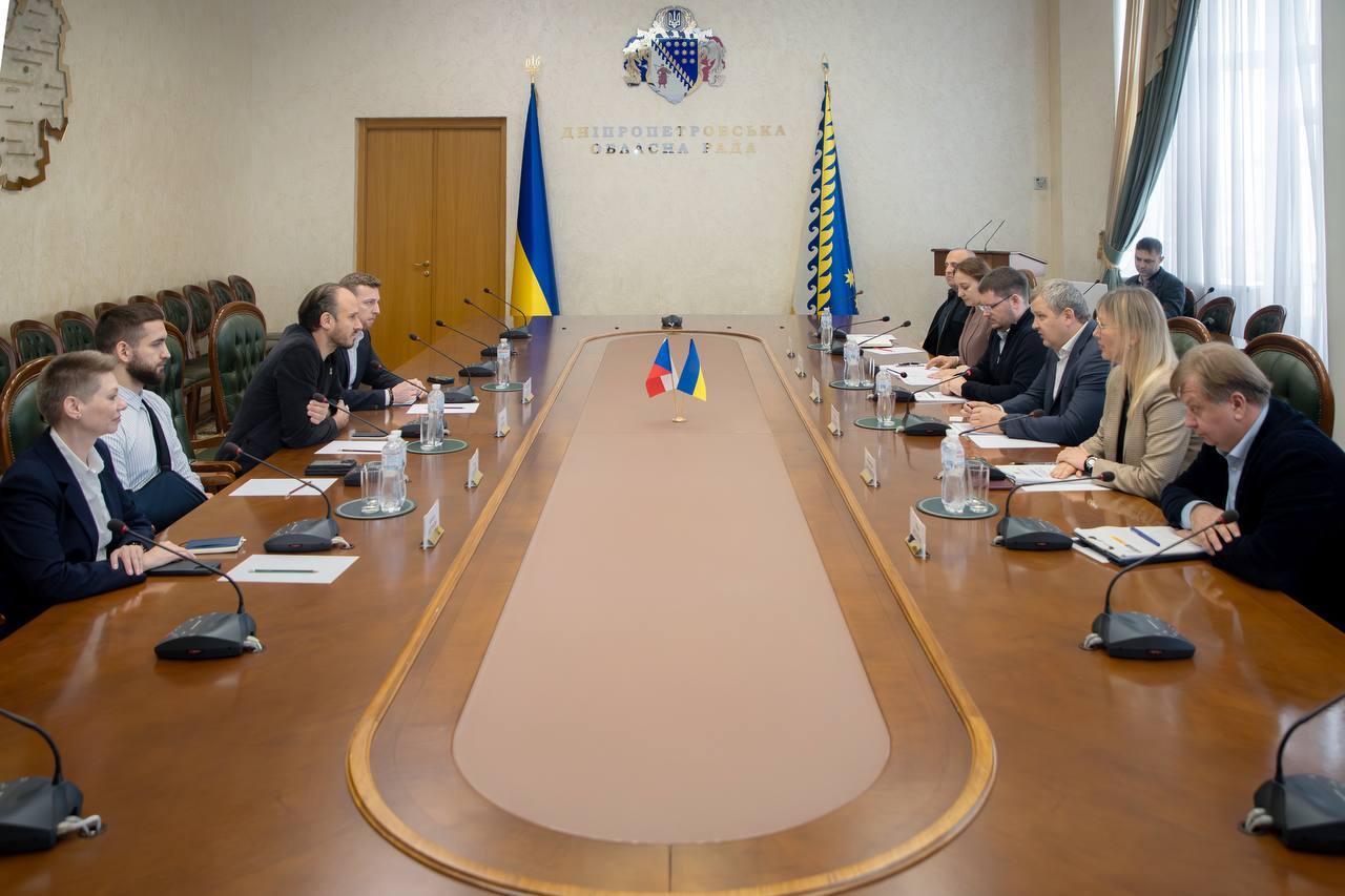 photo_5434054878906415640_y