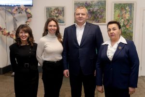 photo_5215666714010390661_y