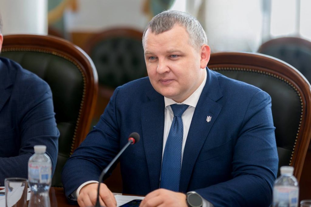 photo_5260637044529108445_y