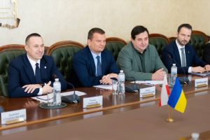 photo_5260637044529108447_y