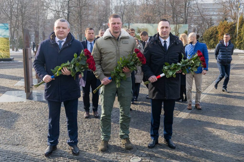 photo_5260637044529108451_y