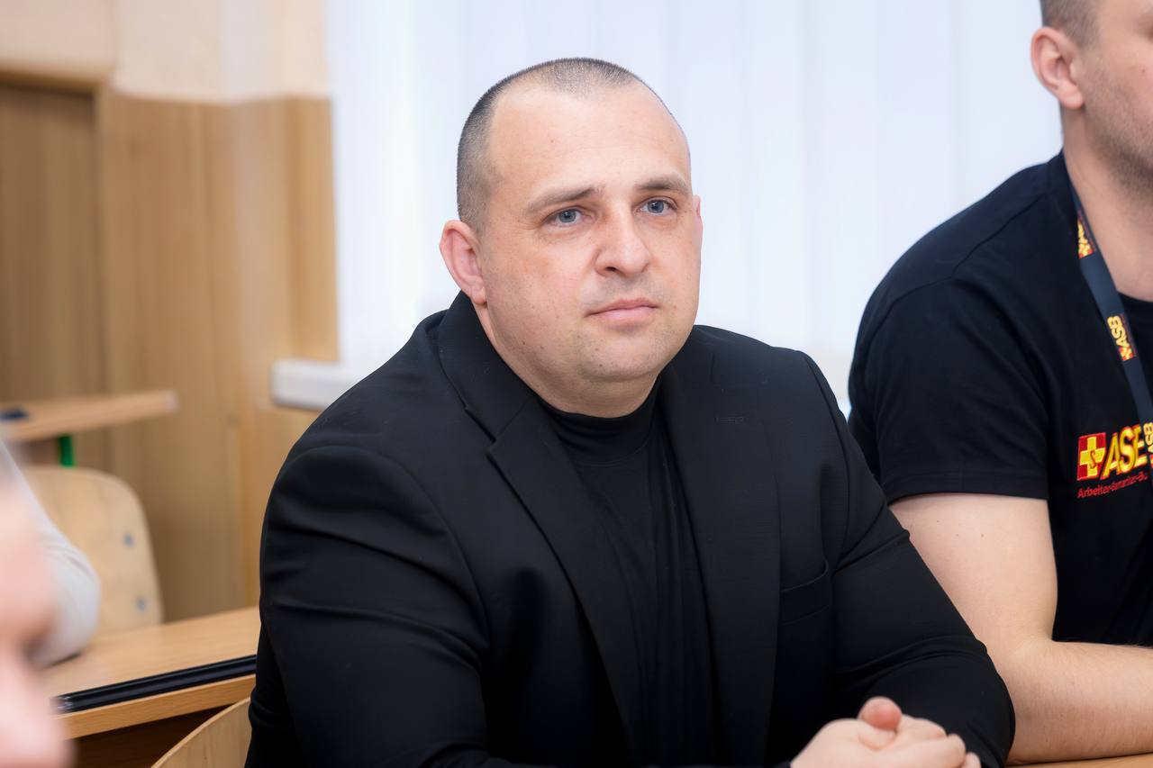 98f243b3-e582-4aba-837a-e2bd5d0de5d1