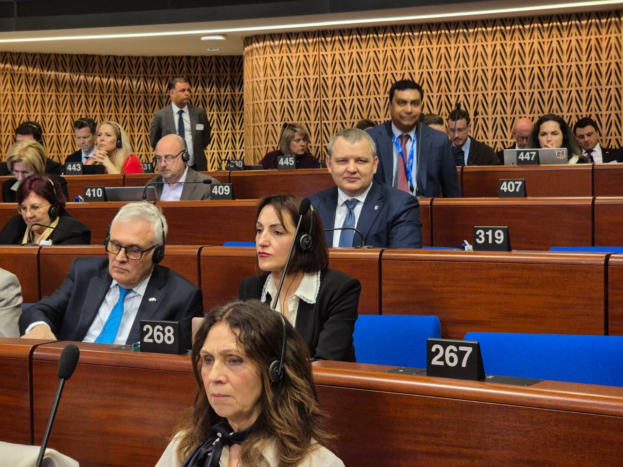 f09ea64b-7e84-4c48-9132-fa9f979369fb