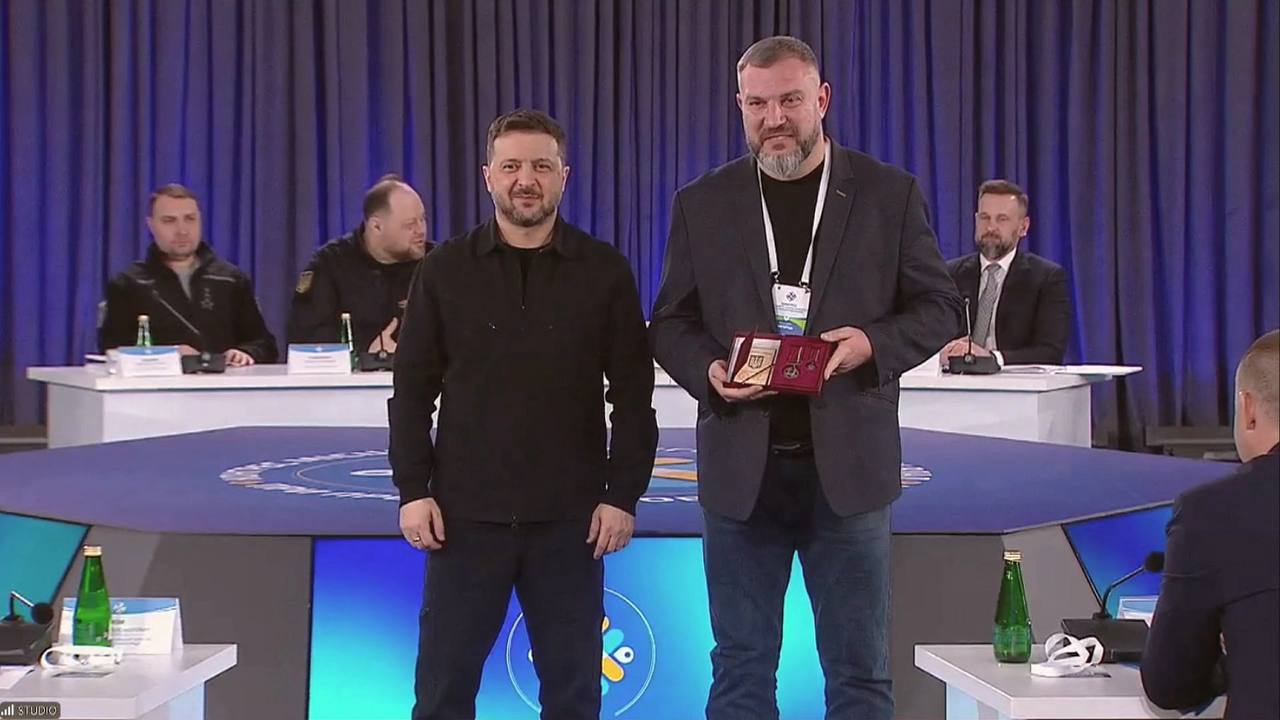 photo_5386608074543535128_y