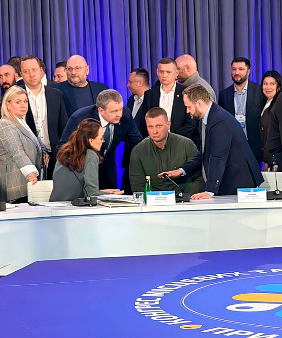 photo_5388697915435454780_y